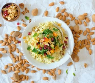 Ruebli-Krautstiel-Gemuse-mit-Chili-Mandeln-und-Minz-Dattel-Couscous-2018
